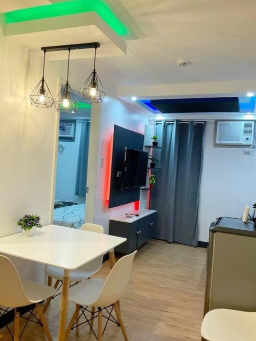 Ar02 1Bedroom Condo Unit With Free Pool, Hbo, Netflix & Wifi Davao City Extérieur photo
